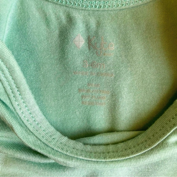 Kyte Baby onesies, set of 4 plus one hat (0-3 month) - Picture 8 of 10